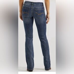 Wrangler Boot Cut Jeans Women Size 29x32 Mid Rise Classic Western Denim